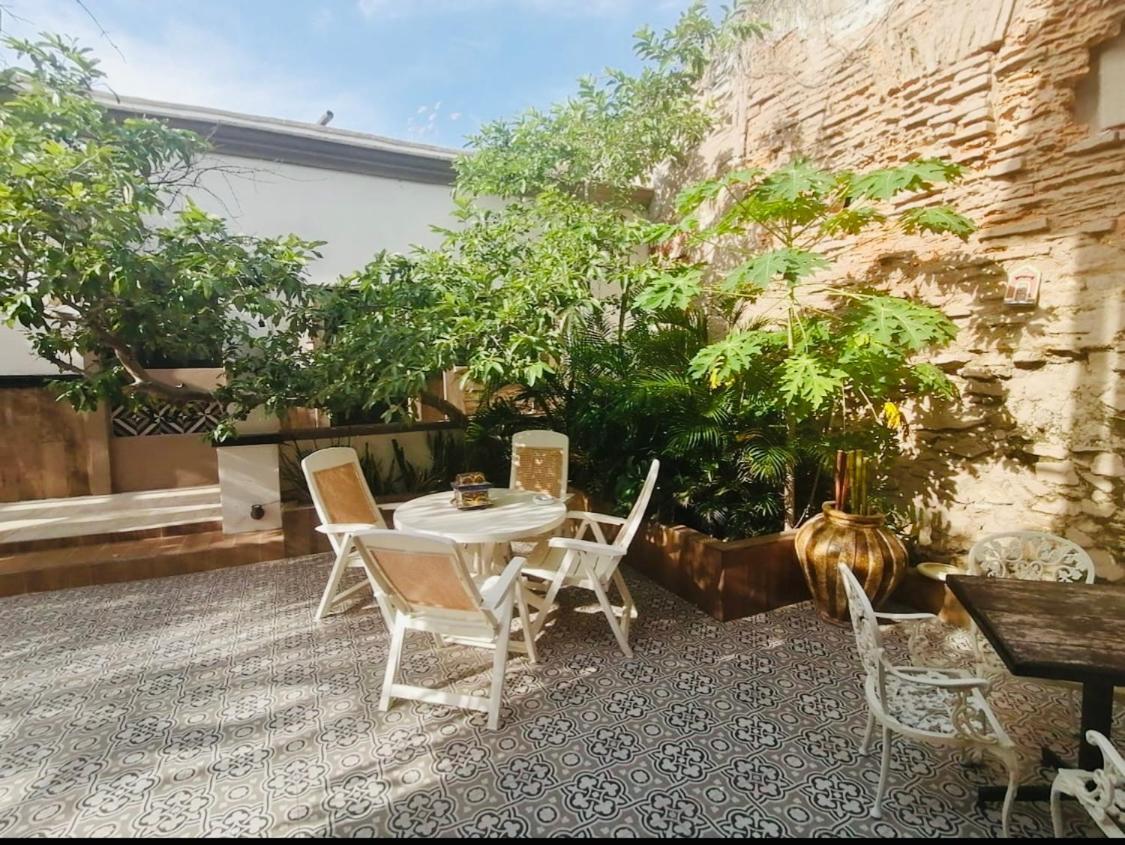 מזטלן The Black Tree Hotel Colonial מראה חיצוני תמונה