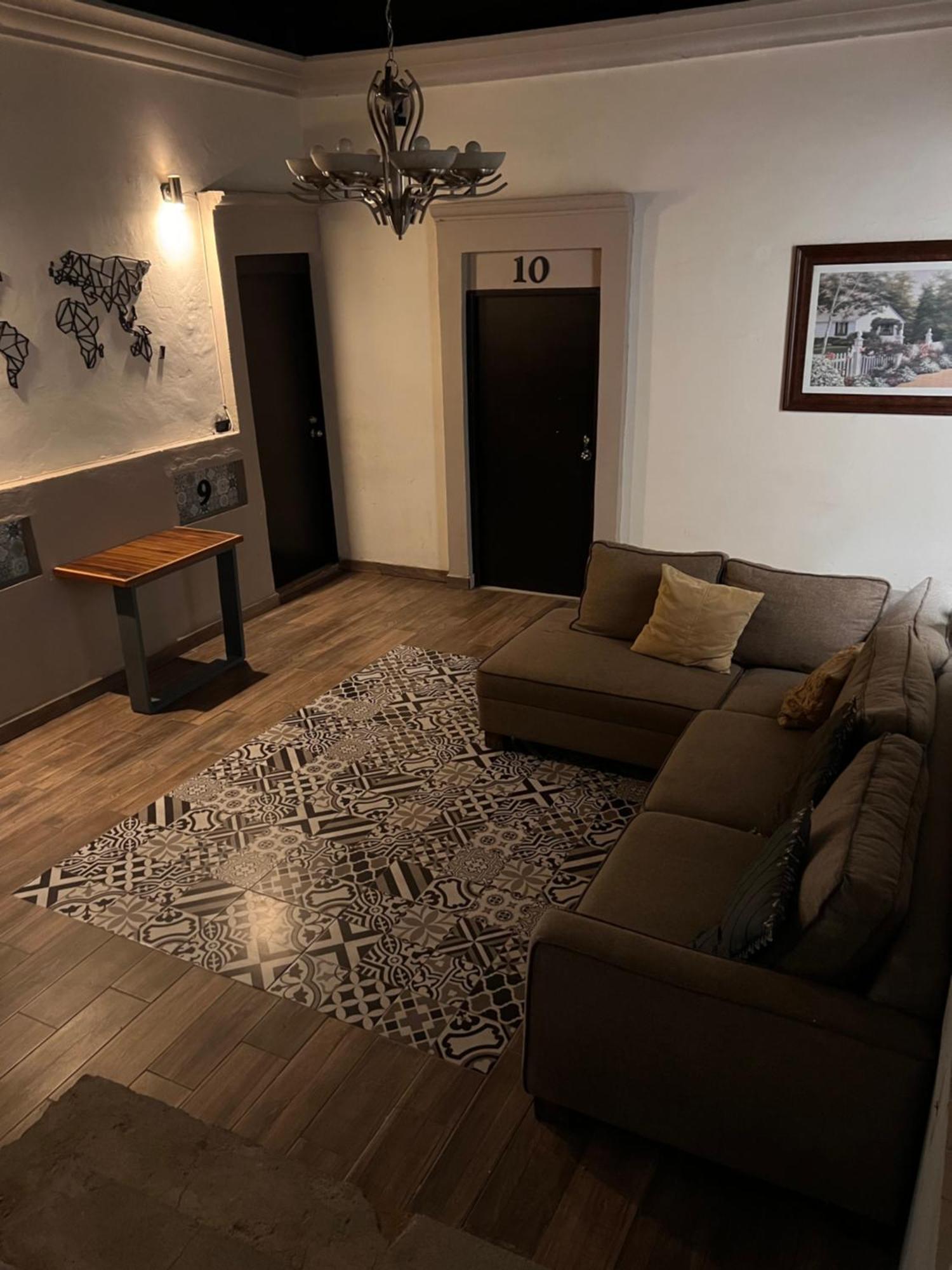 מזטלן The Black Tree Hotel Colonial מראה חיצוני תמונה