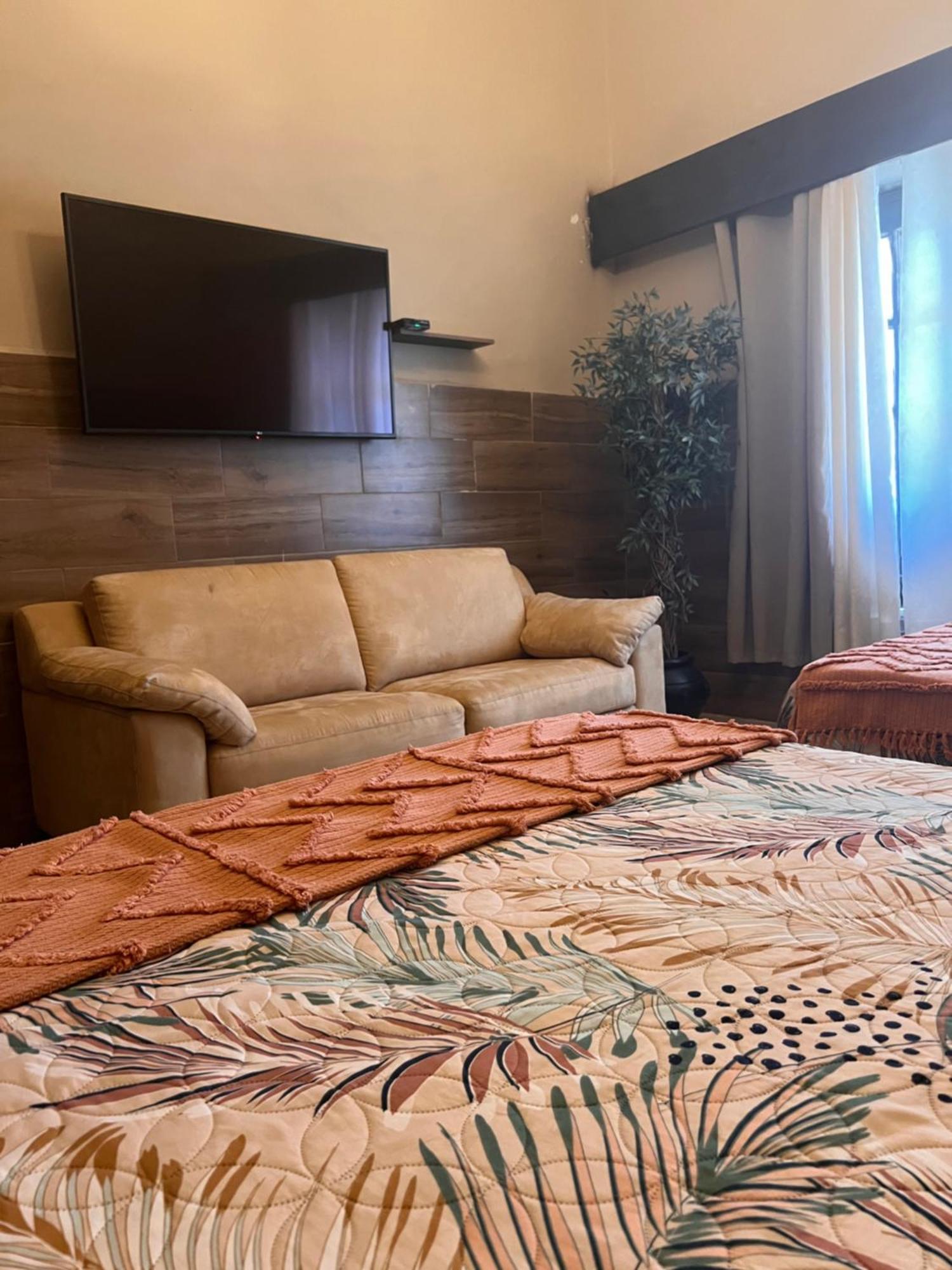 מזטלן The Black Tree Hotel Colonial מראה חיצוני תמונה
